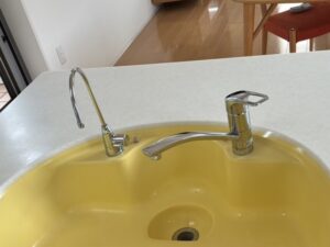 兵庫キッチン取付け隊　浄水器の取り外し　施工前